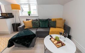Lorne Park Suite